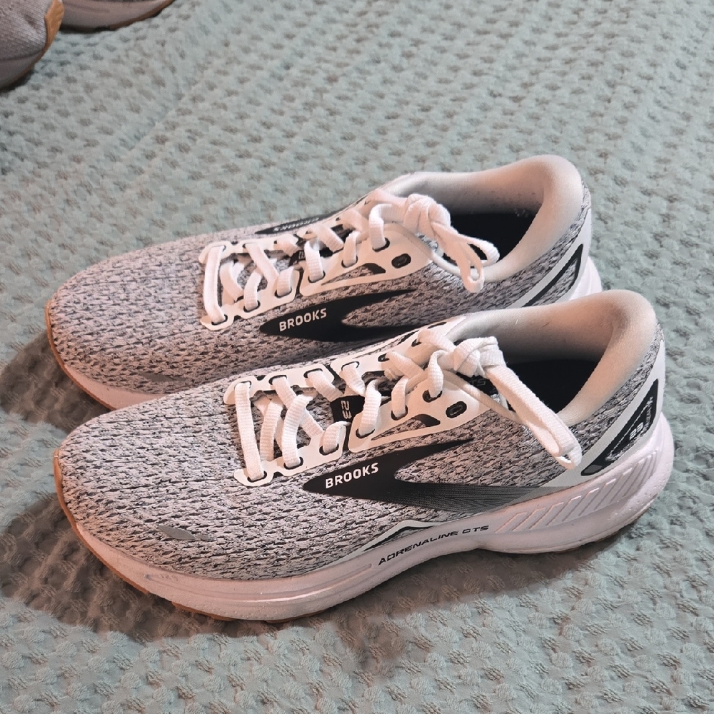 Brooks Women's Adrenaline GTS 23